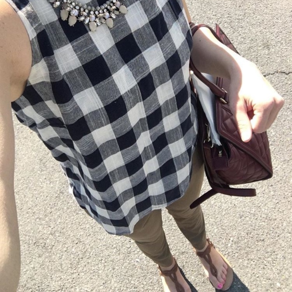 ⭐️6 for $35 - Mix and Match⭐️ Olive green trouser pants